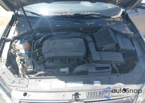 2014 Volkswagen Passat 1.8T Wolfsburg Edition z USA, uszkodzony, nr VIN 1VWAT7A30EC025433